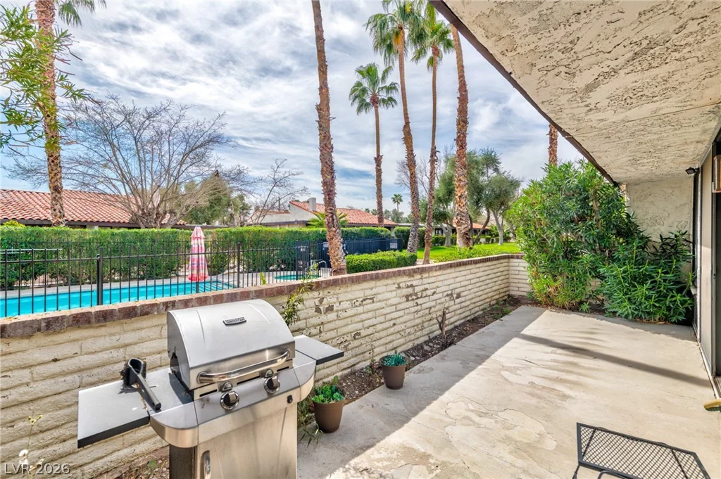 2461 El Paseo, Las Vegas, NV 89121