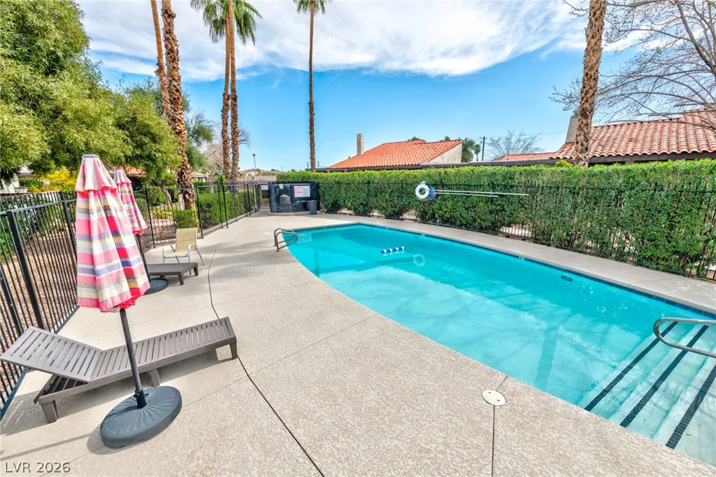 2461 El Paseo, Las Vegas, NV 89121