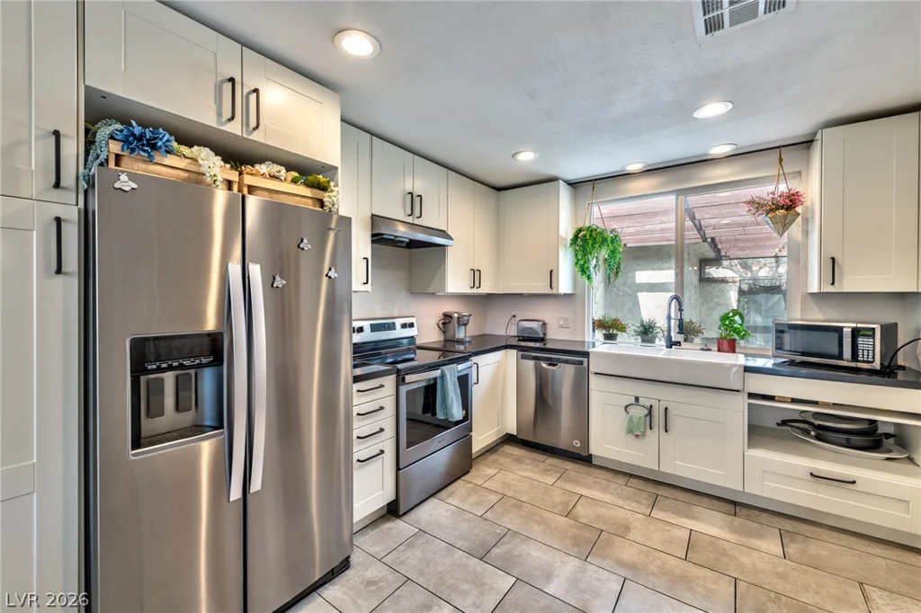 2461 El Paseo, Las Vegas, NV 89121