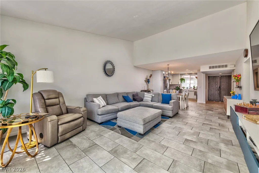 2461 El Paseo, Las Vegas, NV 89121