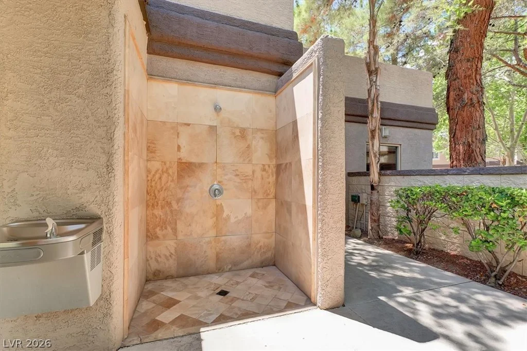 5250 Rainbow, Las Vegas, NV 89118