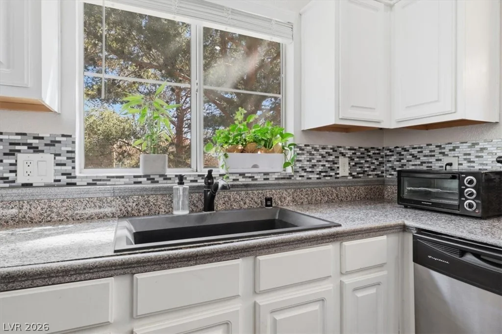 5250 Rainbow, Las Vegas, NV 89118