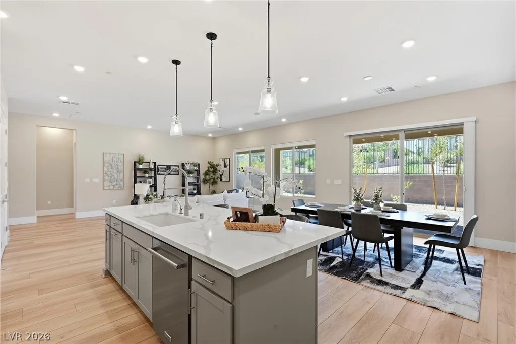 10103 Redwood Desert, Las Vegas, NV 89143
