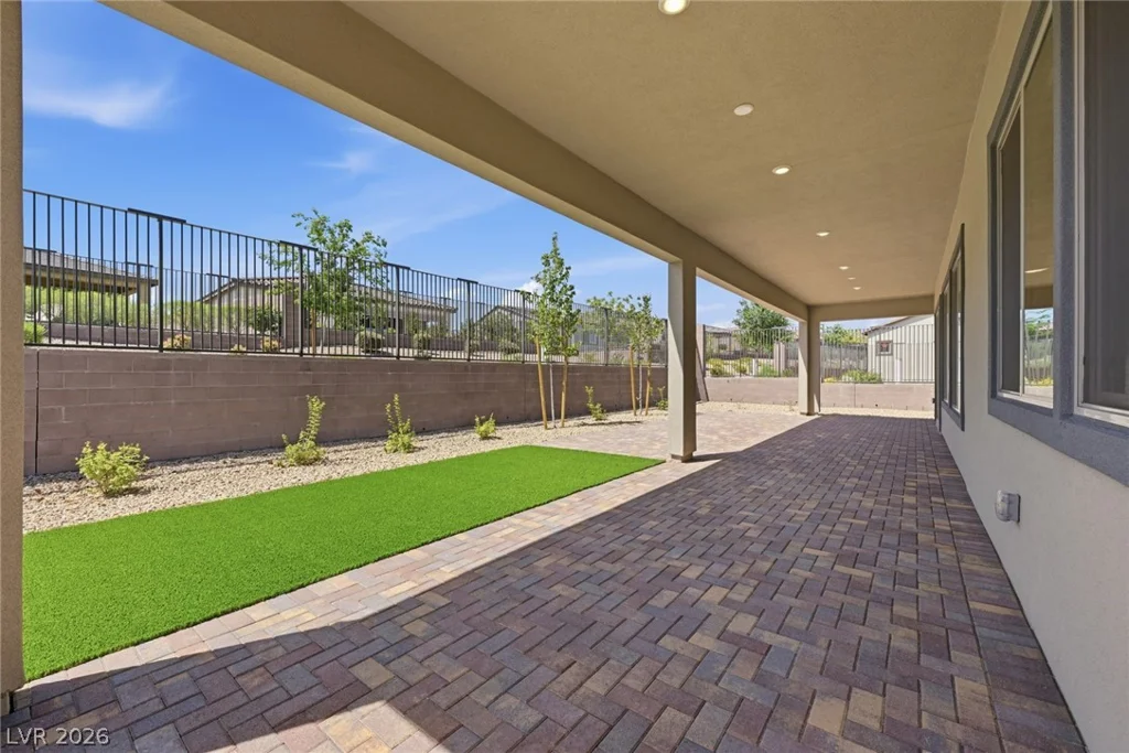 10103 Redwood Desert, Las Vegas, NV 89143
