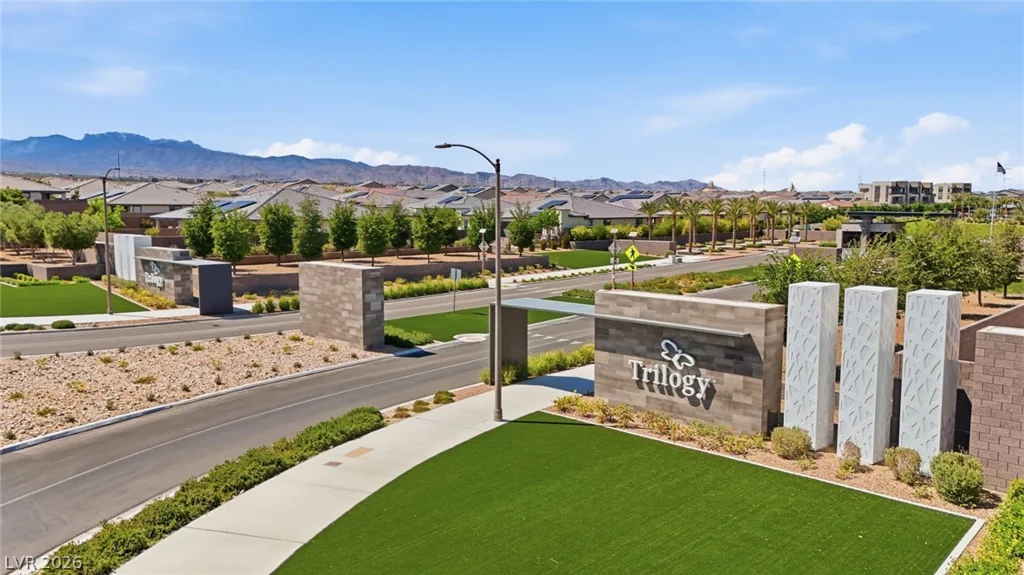 10103 Redwood Desert, Las Vegas, NV 89143