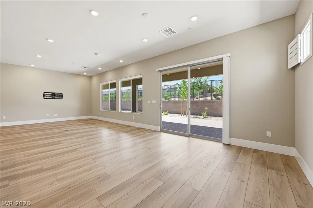 10103 Redwood Desert, Las Vegas, NV 89143