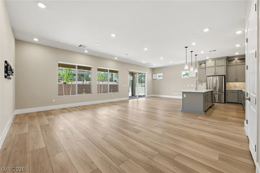 10103 Redwood Desert, Las Vegas, NV 89143