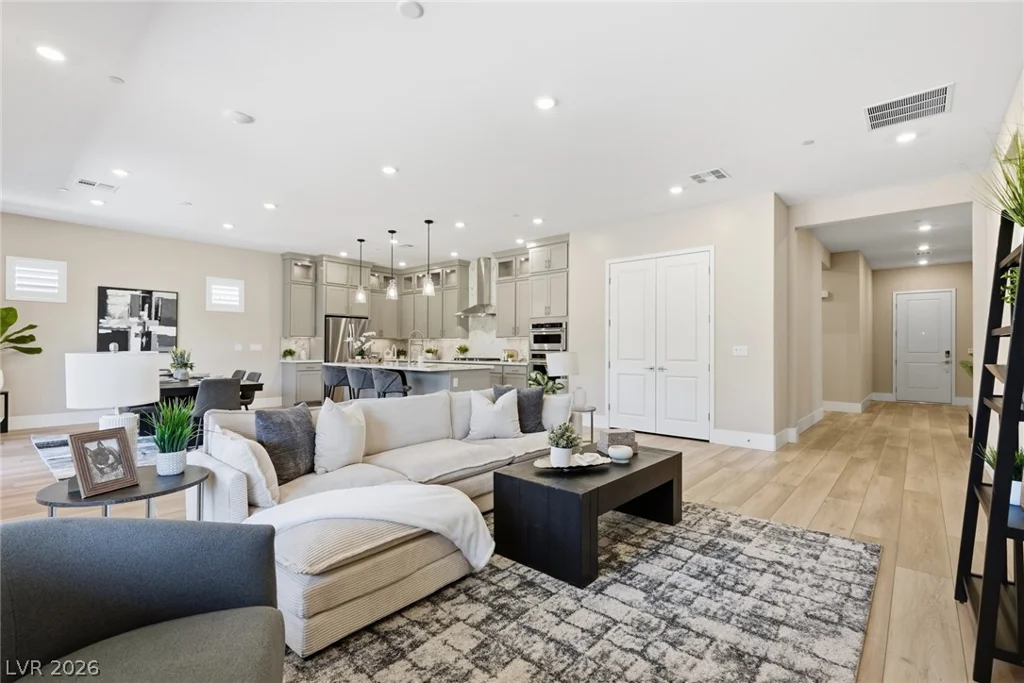 10103 Redwood Desert, Las Vegas, NV 89143