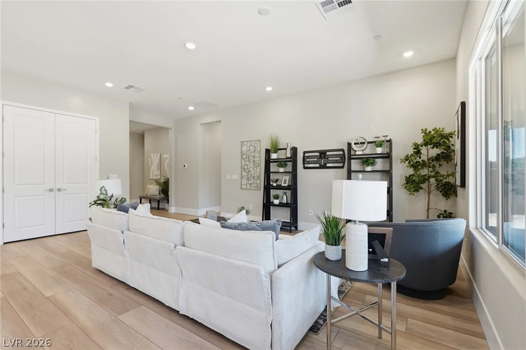 10103 Redwood Desert, Las Vegas, NV 89143