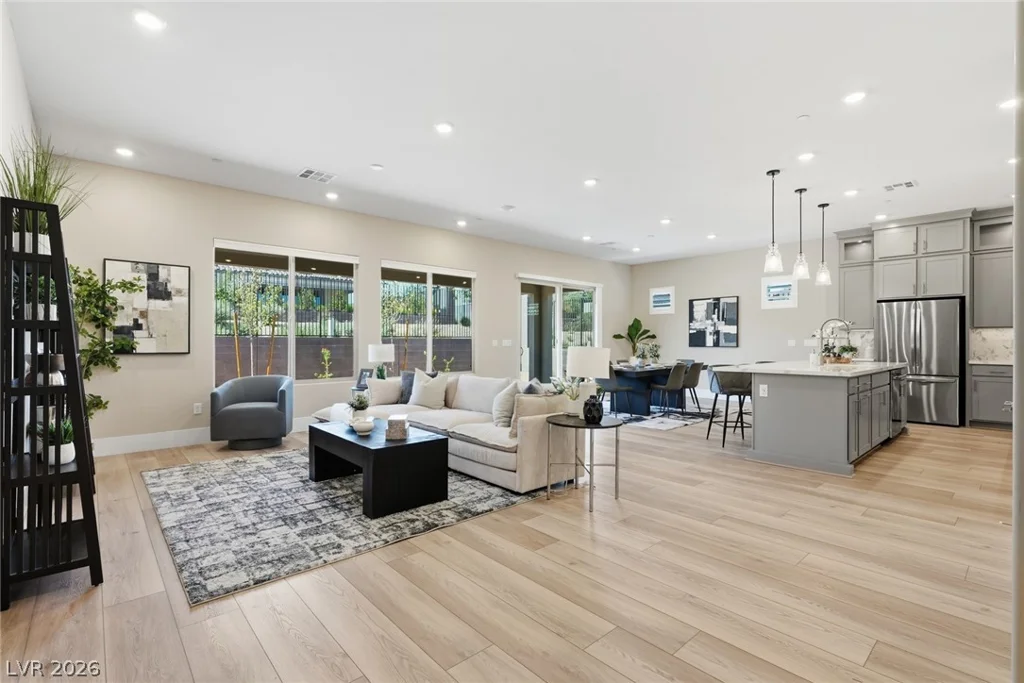 10103 Redwood Desert, Las Vegas, NV 89143