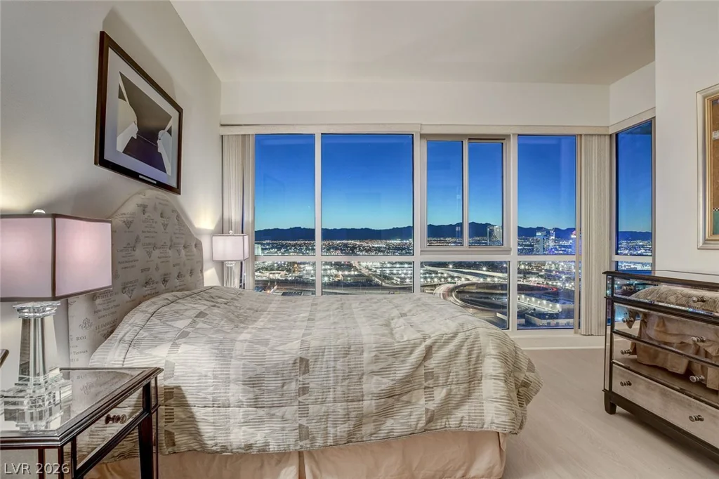 4575 Dean Martin, Las Vegas, NV 89103