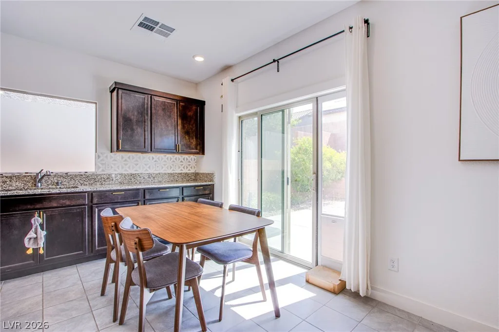 10434 Rose Palisade, Las Vegas, NV 89141