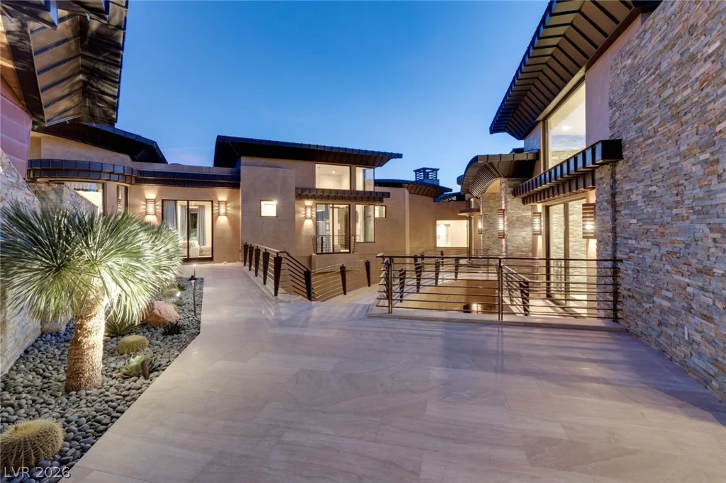 681 Tranquil Rim, Henderson, NV 89012