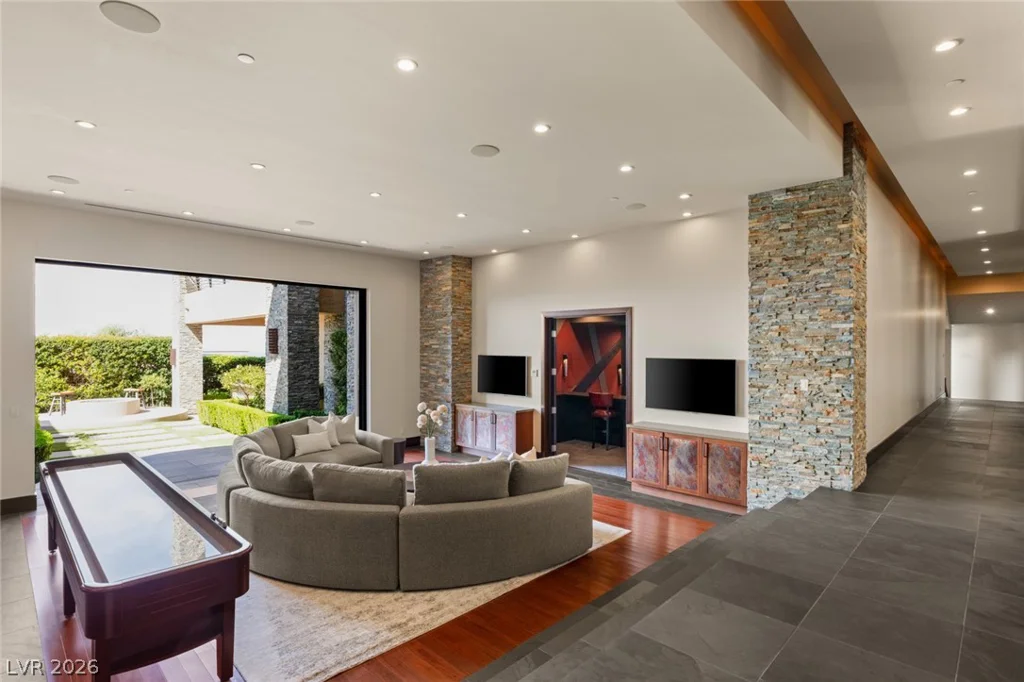 681 Tranquil Rim, Henderson, NV 89012