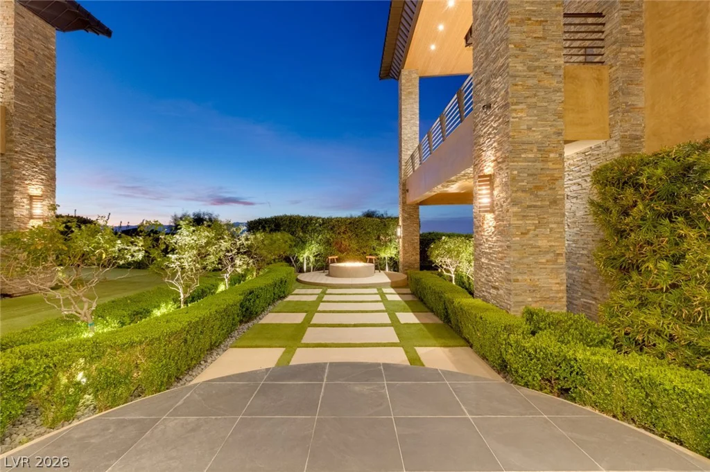 681 Tranquil Rim, Henderson, NV 89012