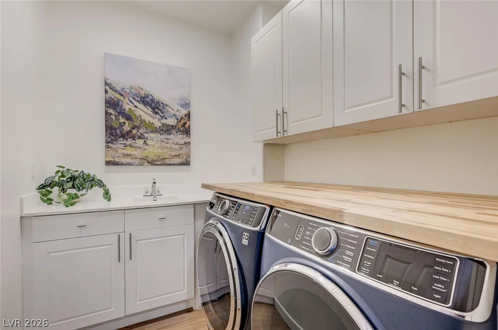 2940 Genova, Henderson, NV 89052