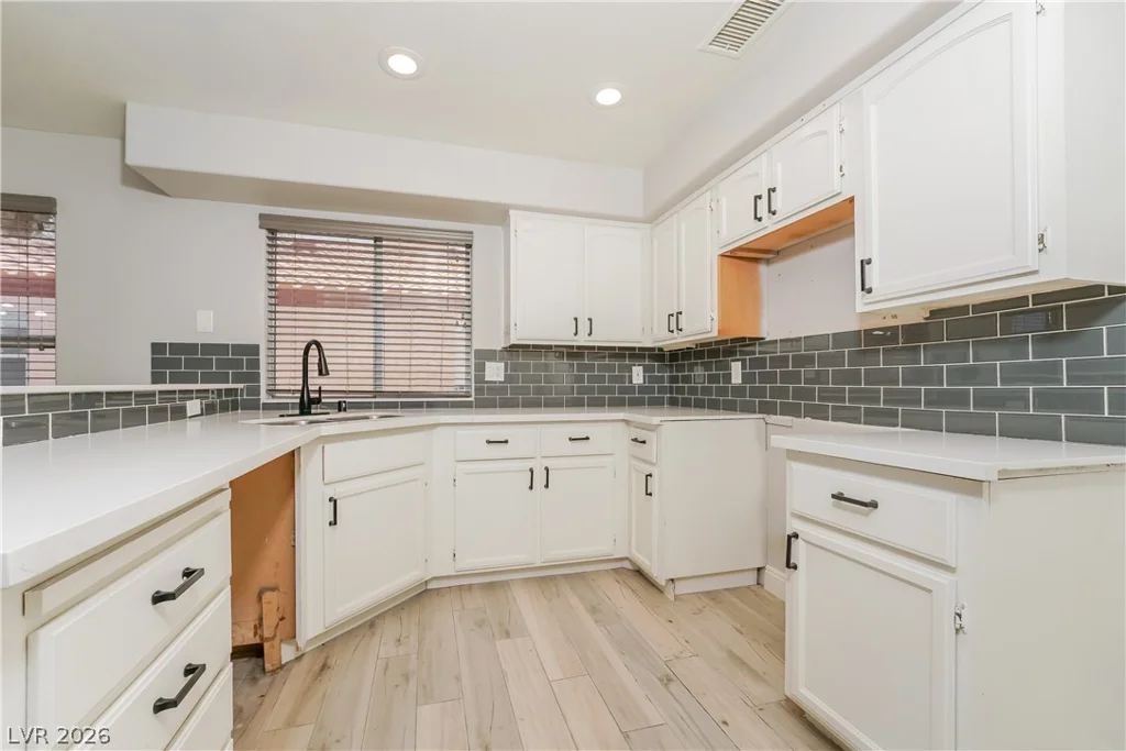 4948 El Sur, North Las Vegas, NV 89031