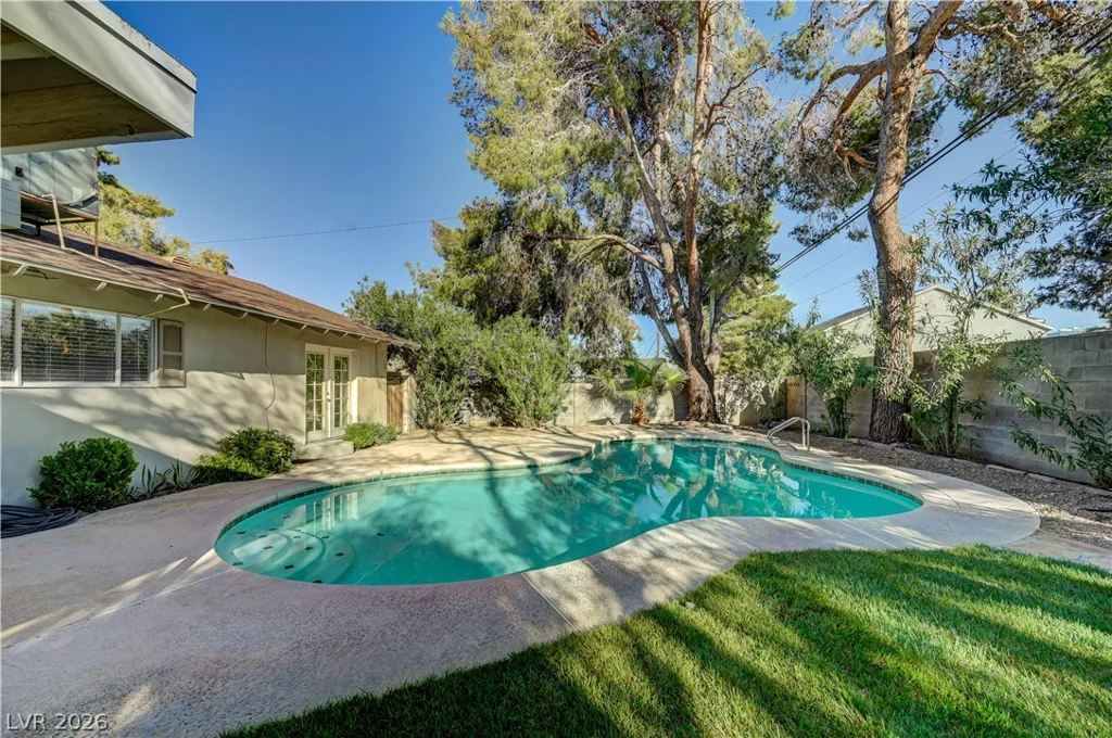 2801 Colanthe, Las Vegas, NV 89102