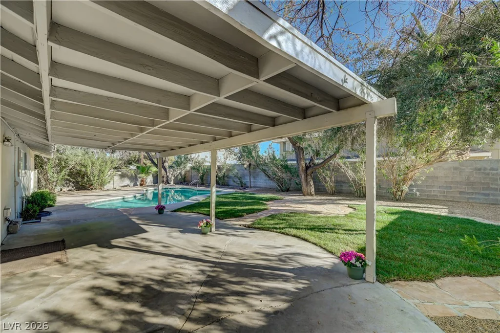 2801 Colanthe, Las Vegas, NV 89102