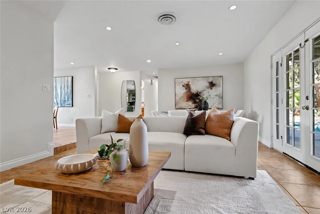 2801 Colanthe, Las Vegas, NV 89102