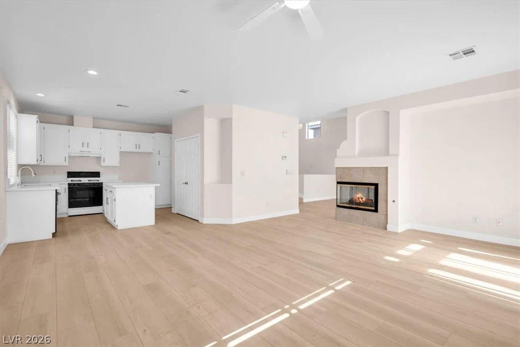 325 Autumn Palace, Las Vegas, NV 89144