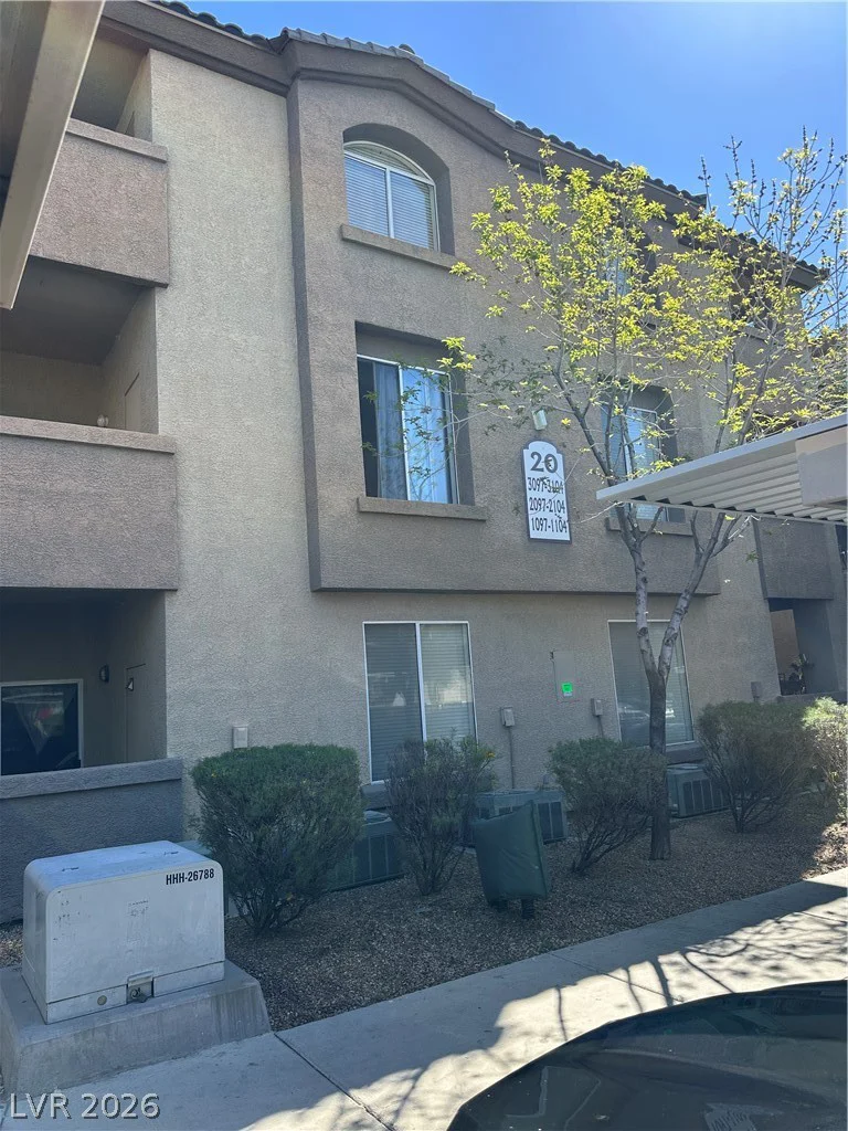 4400 Jones, Las Vegas, NV 89103