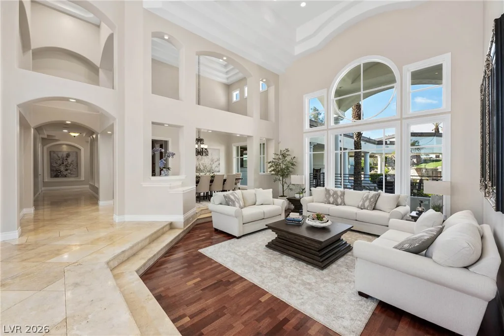7440 Oak Grove, Las Vegas, NV 89117