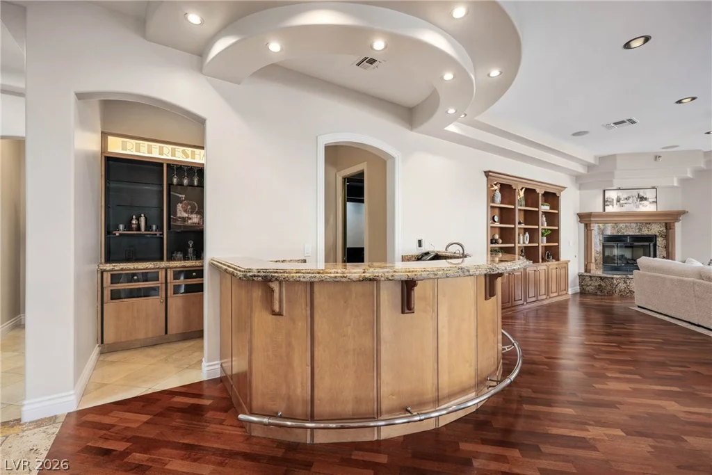 7440 Oak Grove, Las Vegas, NV 89117