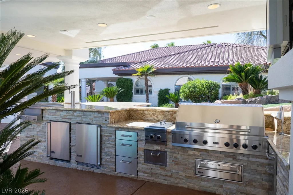 7440 Oak Grove, Las Vegas, NV 89117