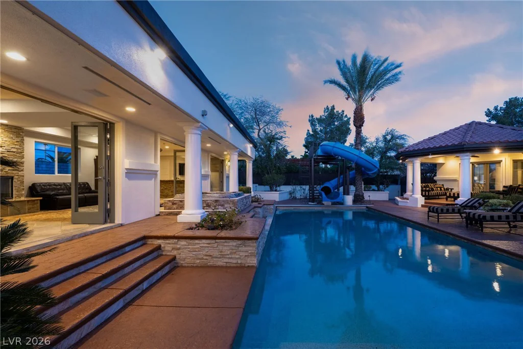 7440 Oak Grove, Las Vegas, NV 89117