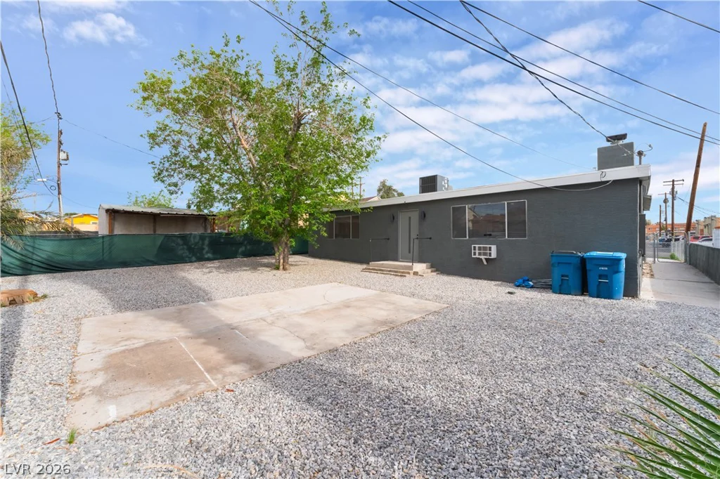 1408 Carson, Las Vegas, NV 89101