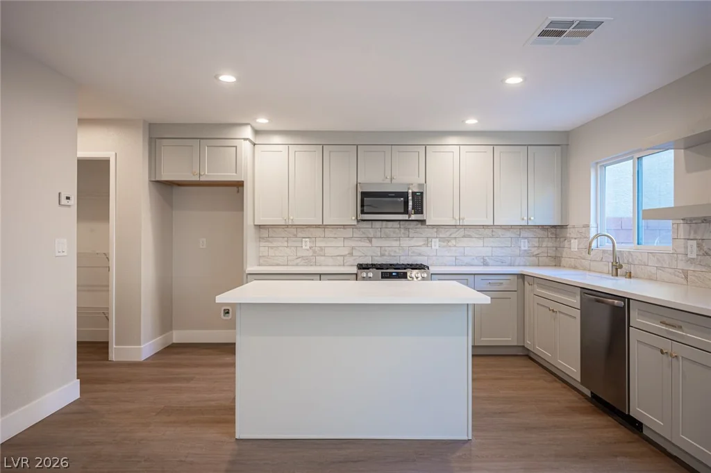 10642 Ostend, Las Vegas, NV 89166