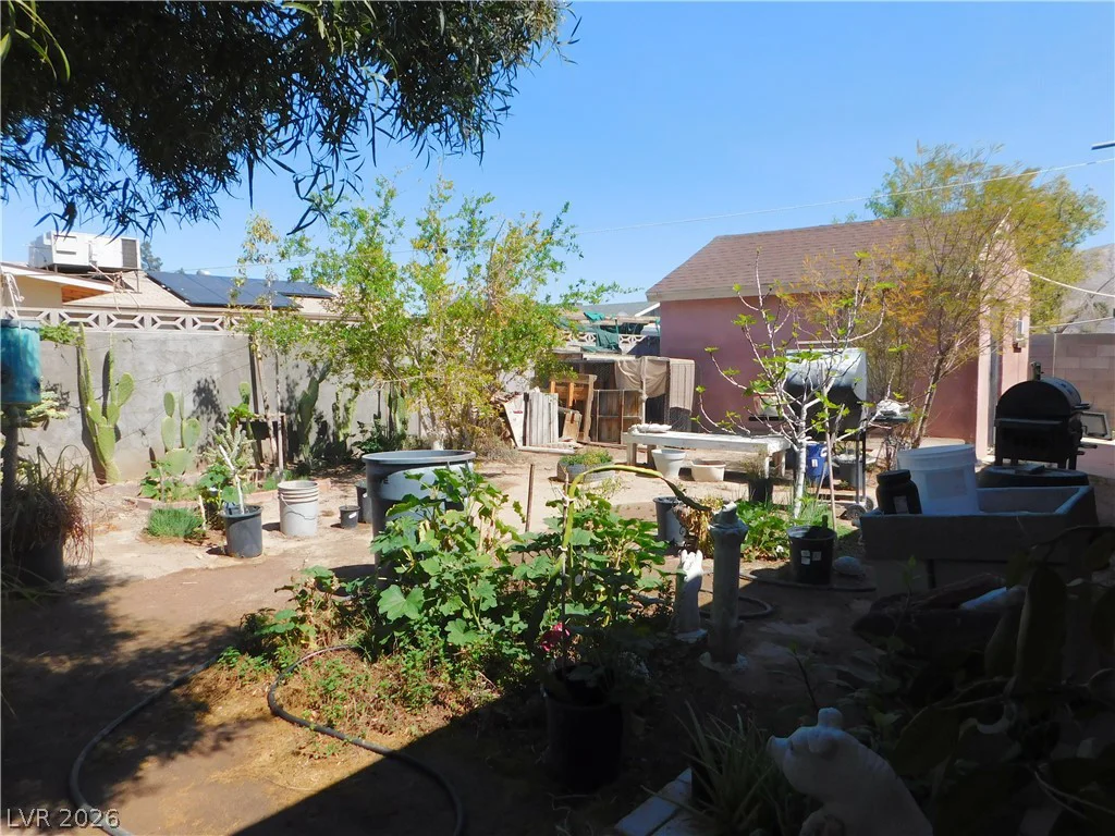5294 Walnut, Las Vegas, NV 89110