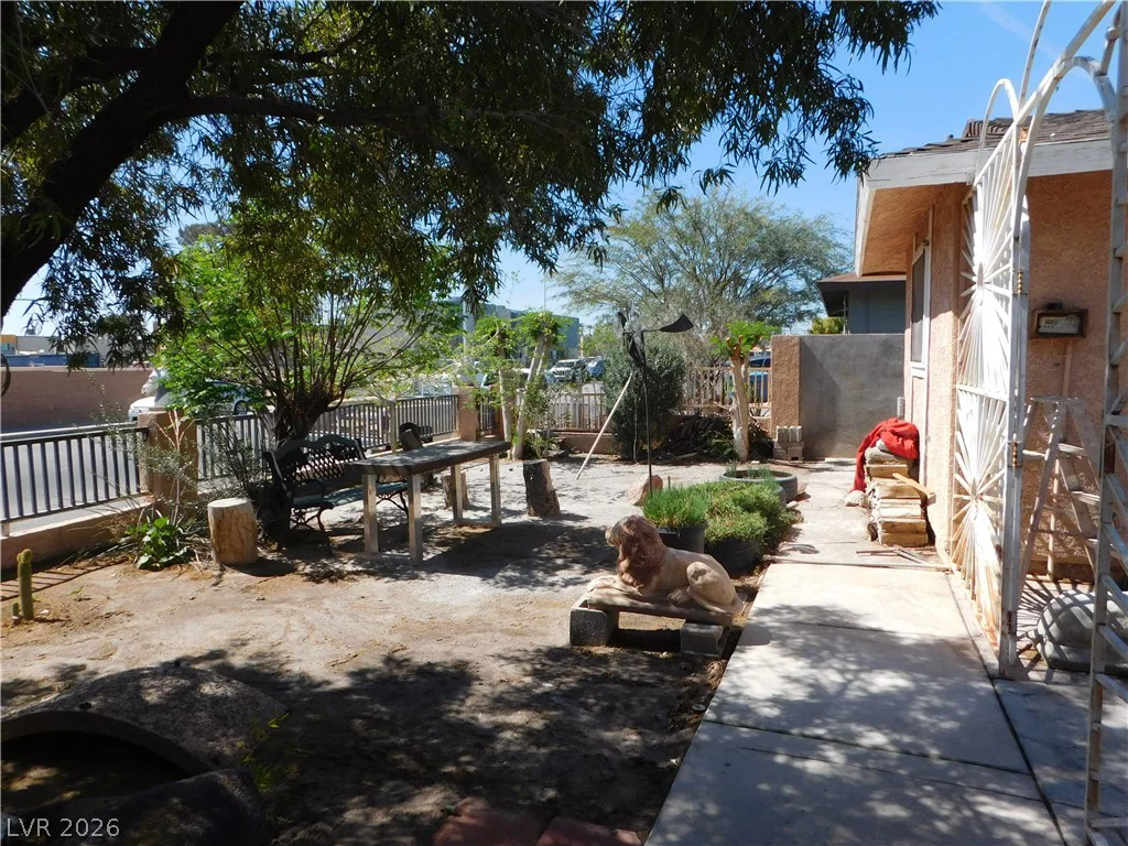 5294 Walnut, Las Vegas, NV 89110
