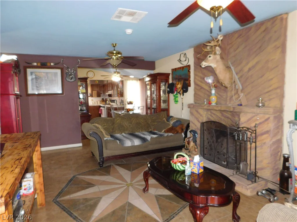 5294 Walnut, Las Vegas, NV 89110