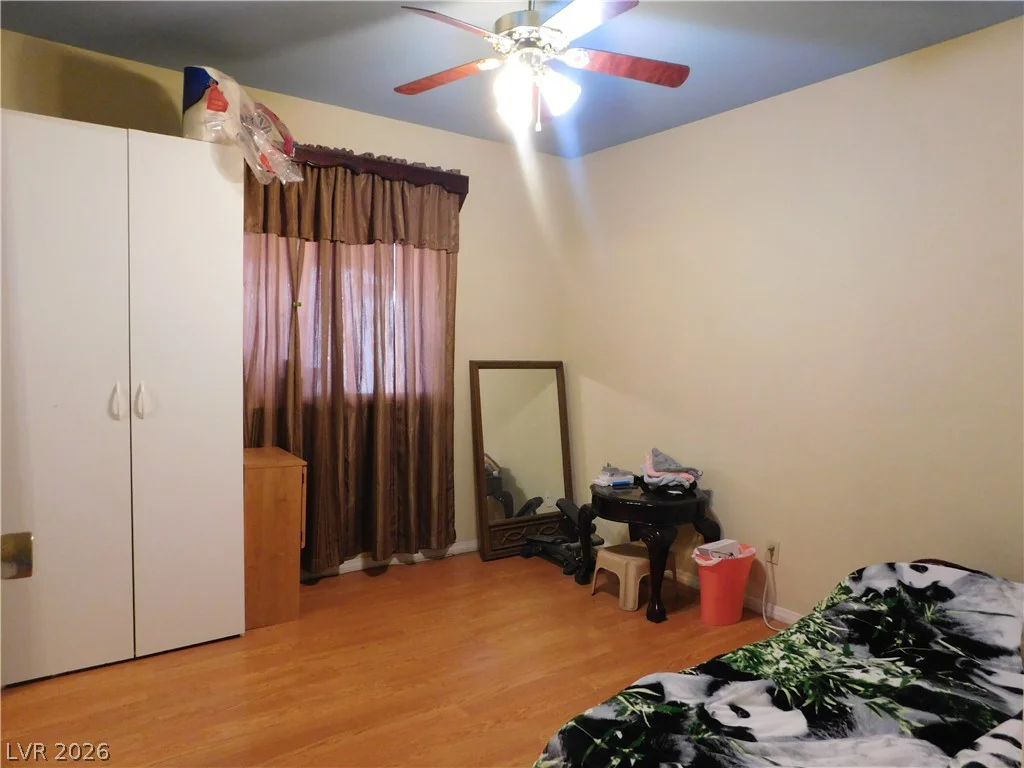 5294 Walnut, Las Vegas, NV 89110