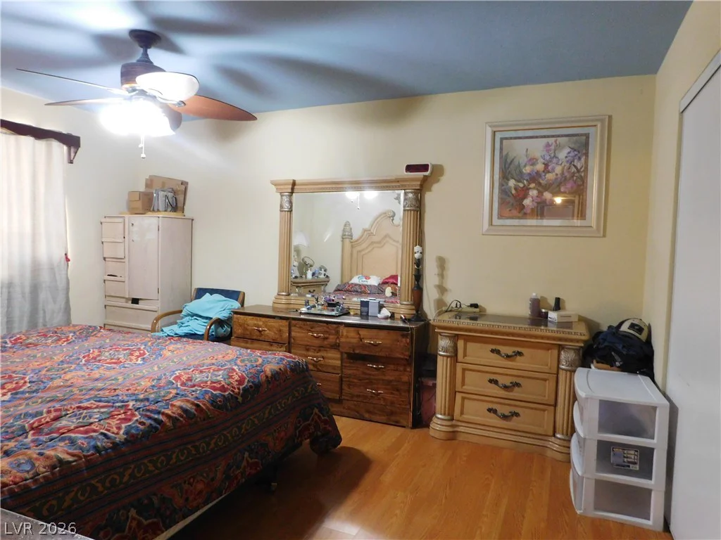 5294 Walnut, Las Vegas, NV 89110