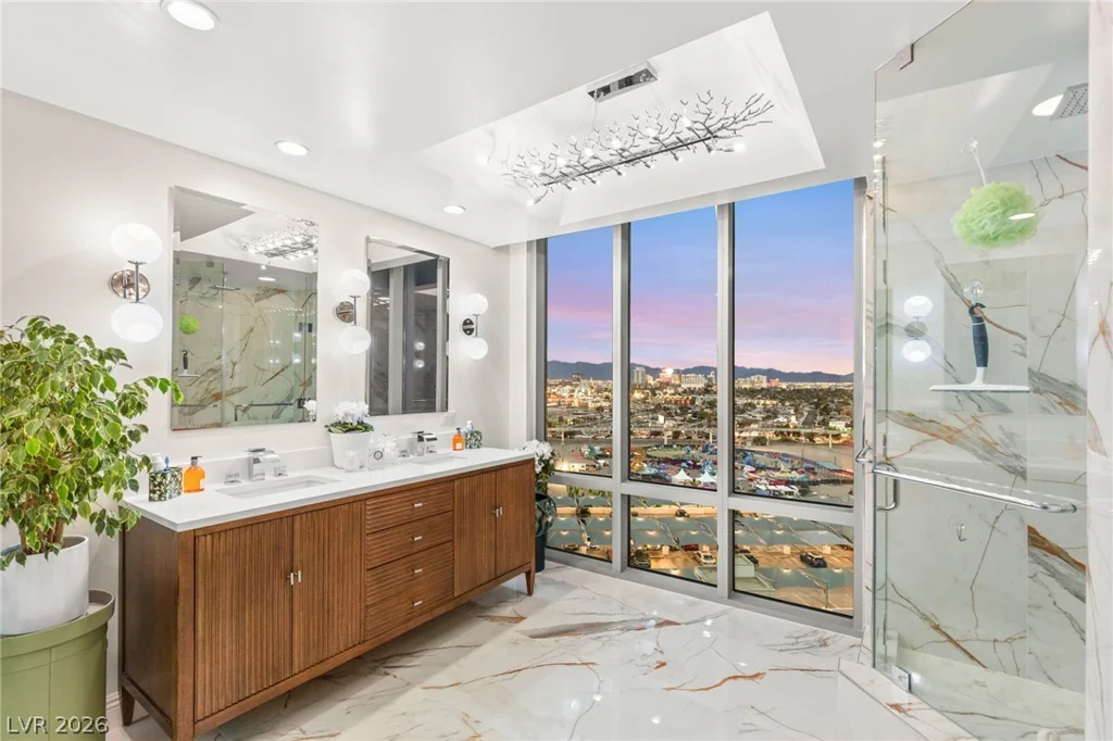 222 Karen, Las Vegas, NV 89109