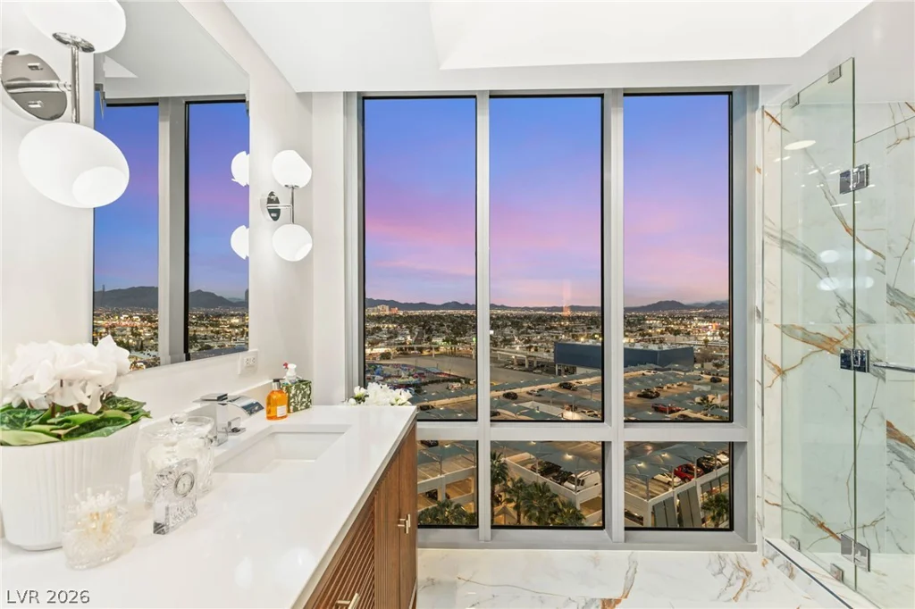 222 Karen, Las Vegas, NV 89109