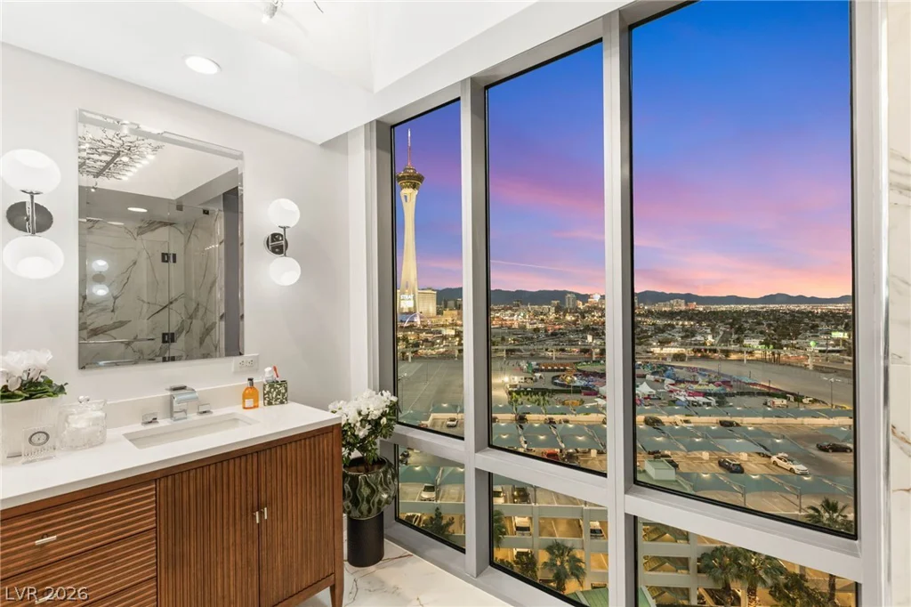 222 Karen, Las Vegas, NV 89109