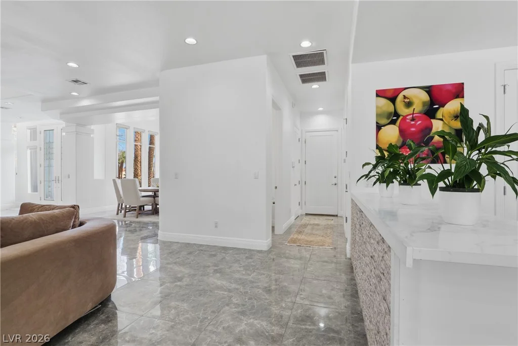 8632 Canyon View, Las Vegas, NV 89117