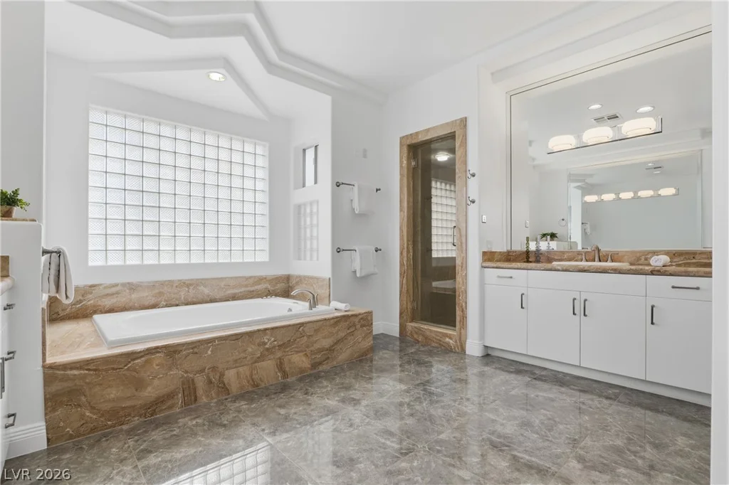 8632 Canyon View, Las Vegas, NV 89117