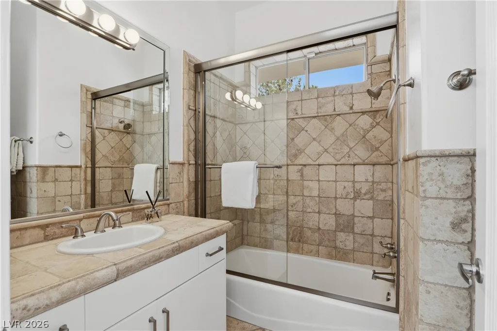 8632 Canyon View, Las Vegas, NV 89117