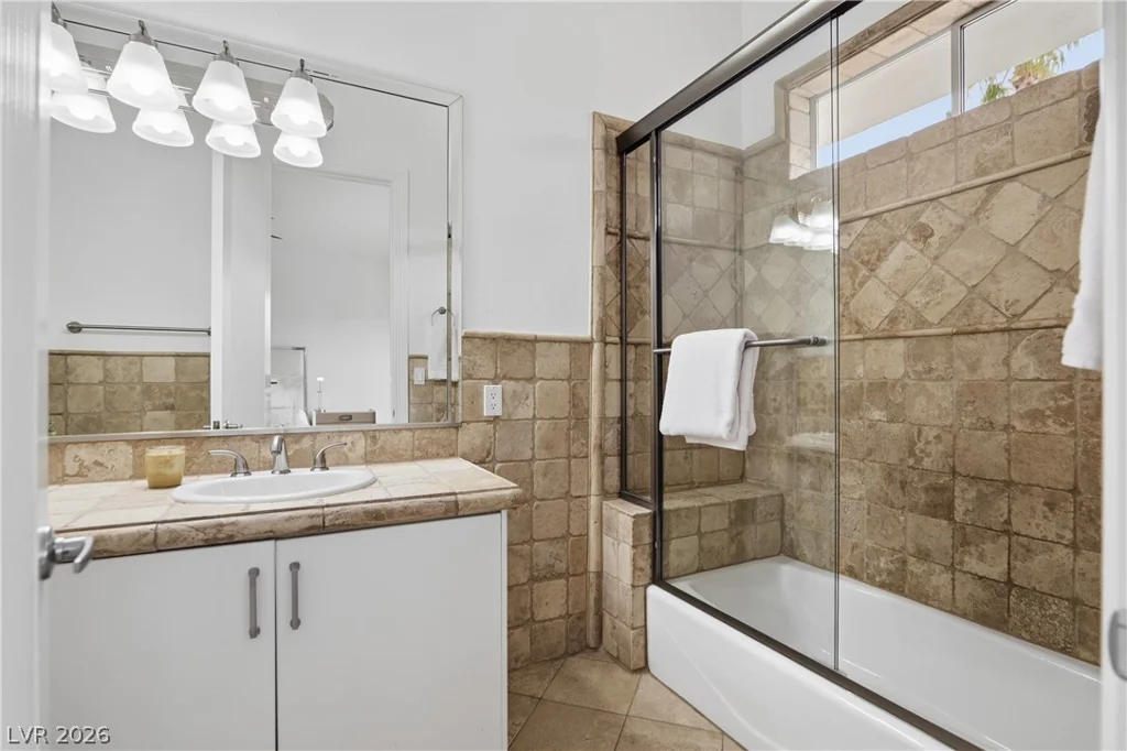 8632 Canyon View, Las Vegas, NV 89117