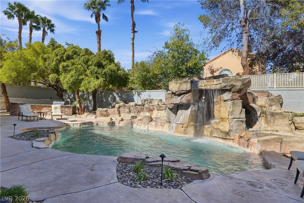 8632 Canyon View, Las Vegas, NV 89117