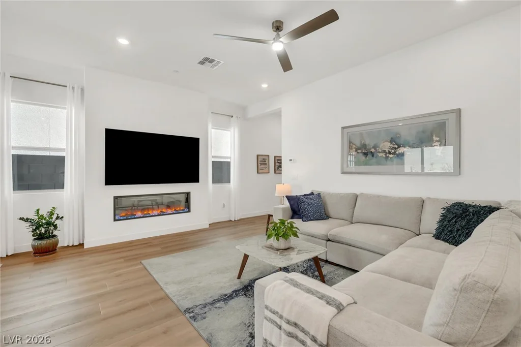 1563 Crested Eagle, Las Vegas, NV 89138