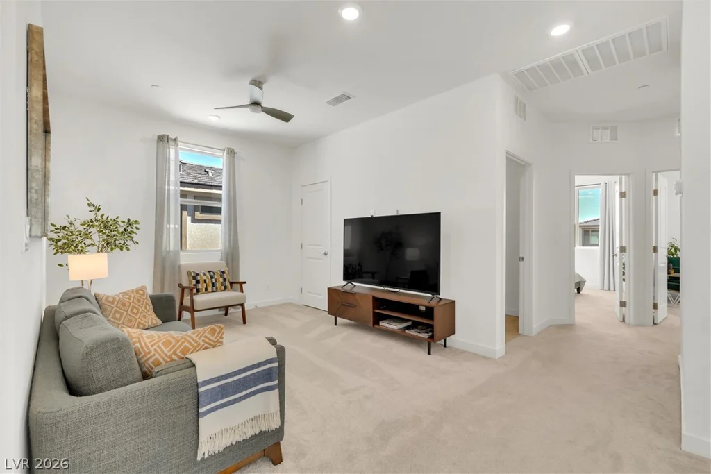 1563 Crested Eagle, Las Vegas, NV 89138
