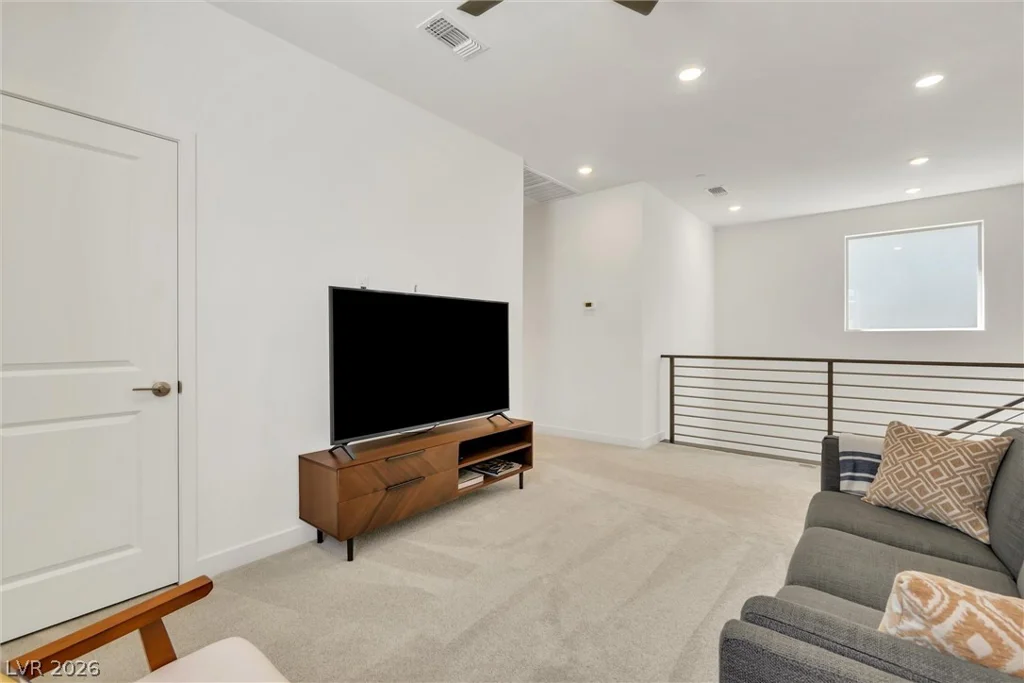 1563 Crested Eagle, Las Vegas, NV 89138
