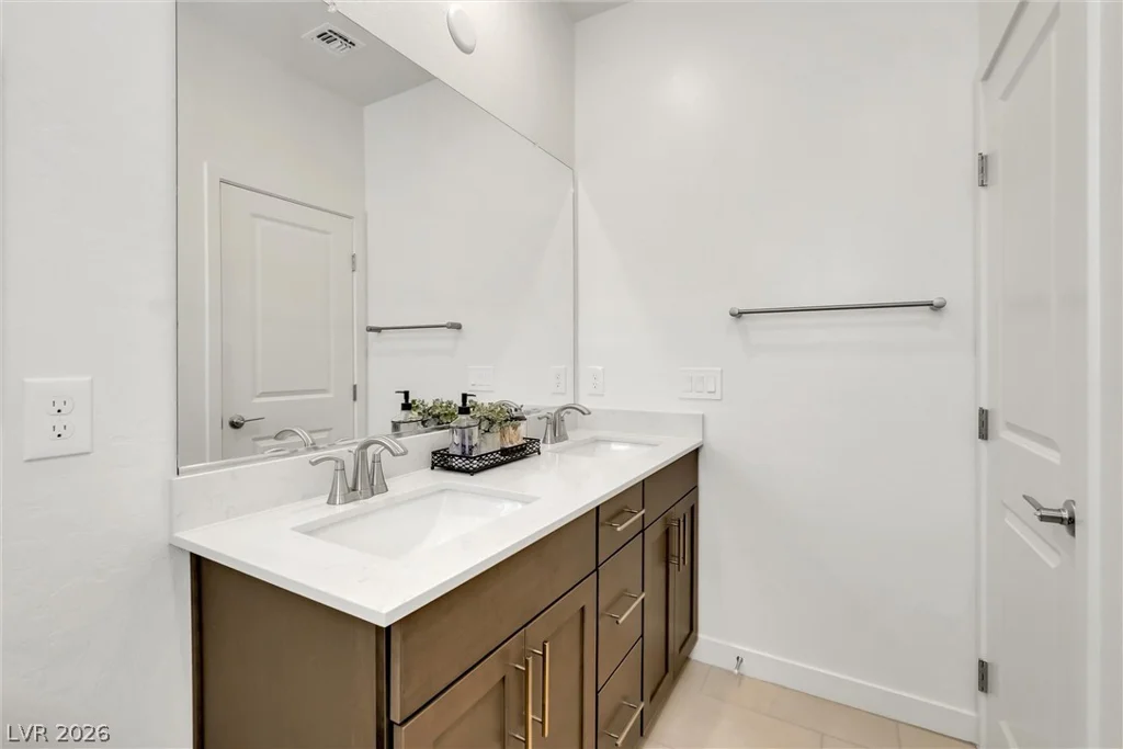 1563 Crested Eagle, Las Vegas, NV 89138