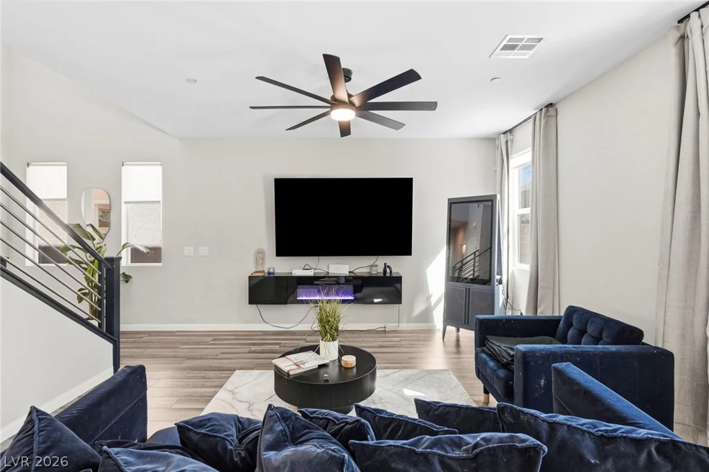 10415 Bagg, Las Vegas, NV 89166